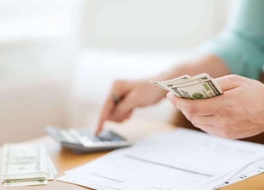 calculating-money-cash-advance-loan